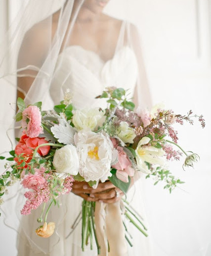 unstructured-wedding-bouquet