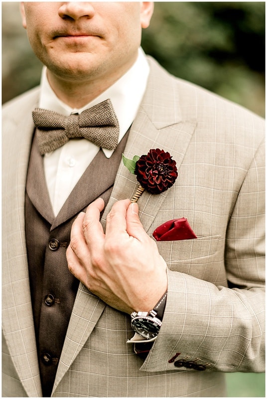 groom's boutonniere and looks