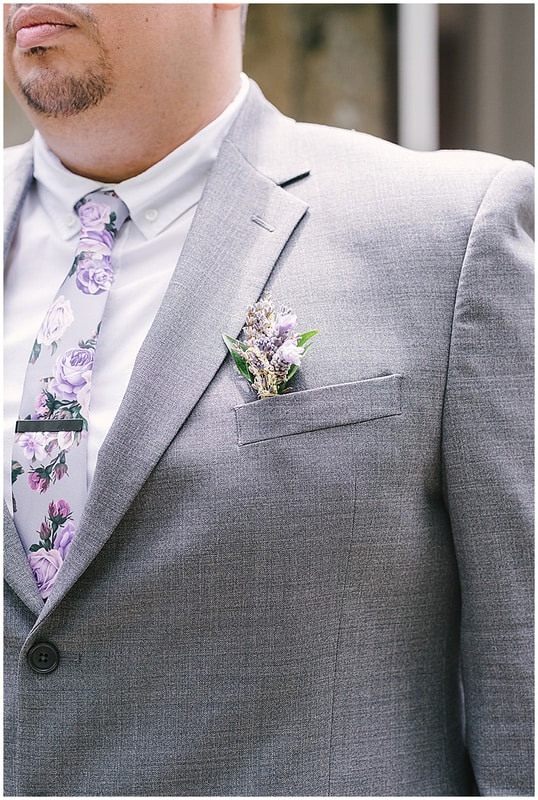 groom's lavender boutonniere
