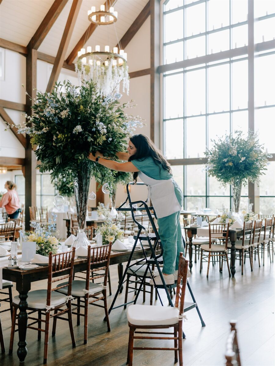 Crossed Keys Designs, Luxury Wedding Floral Arrangements. Crossed Keys Estate Farmhouse Wedding Reception