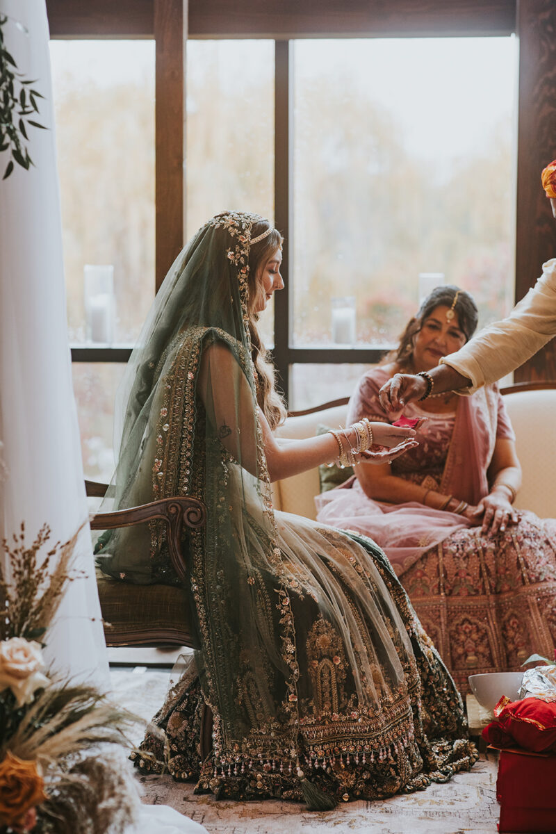 Hindu wedding ceremony traditions